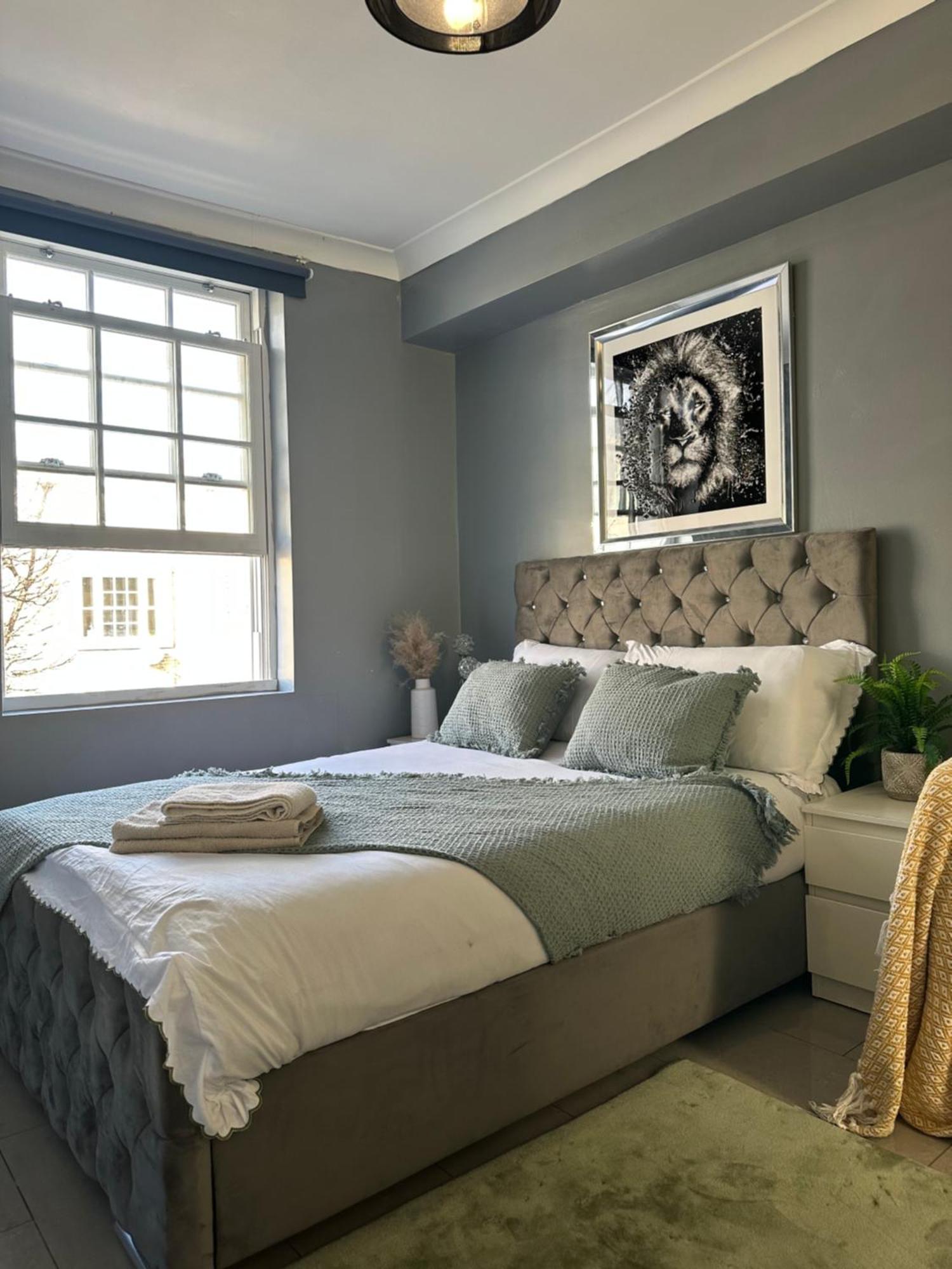 "Bright & Spacious" 3 Bedroom Flat By Kings Cross, St Pancras Station!!!!64 Londres Extérieur photo