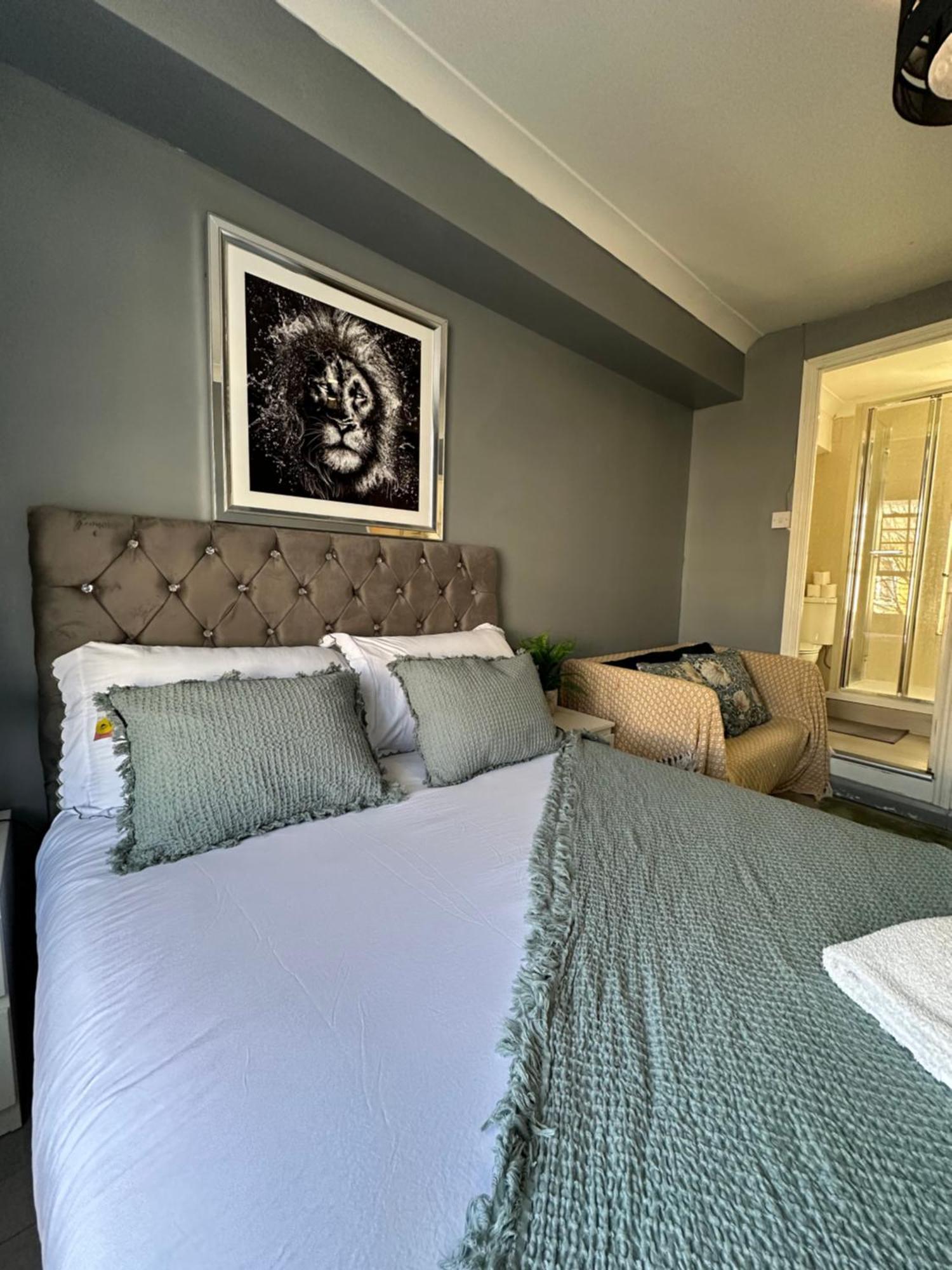 "Bright & Spacious" 3 Bedroom Flat By Kings Cross, St Pancras Station!!!!64 Londres Extérieur photo